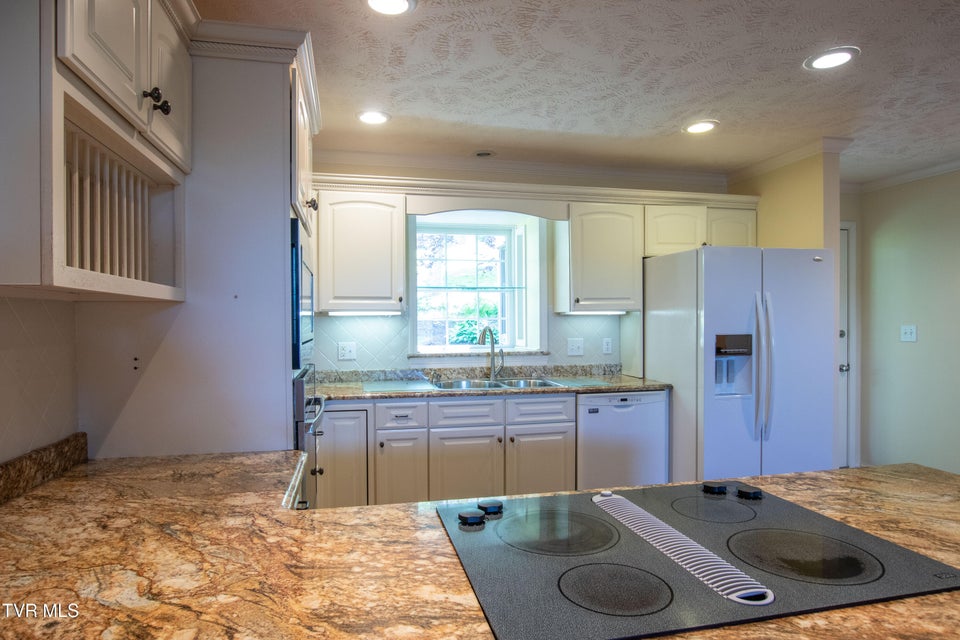 Photo #12: 16297 Greenevers Court