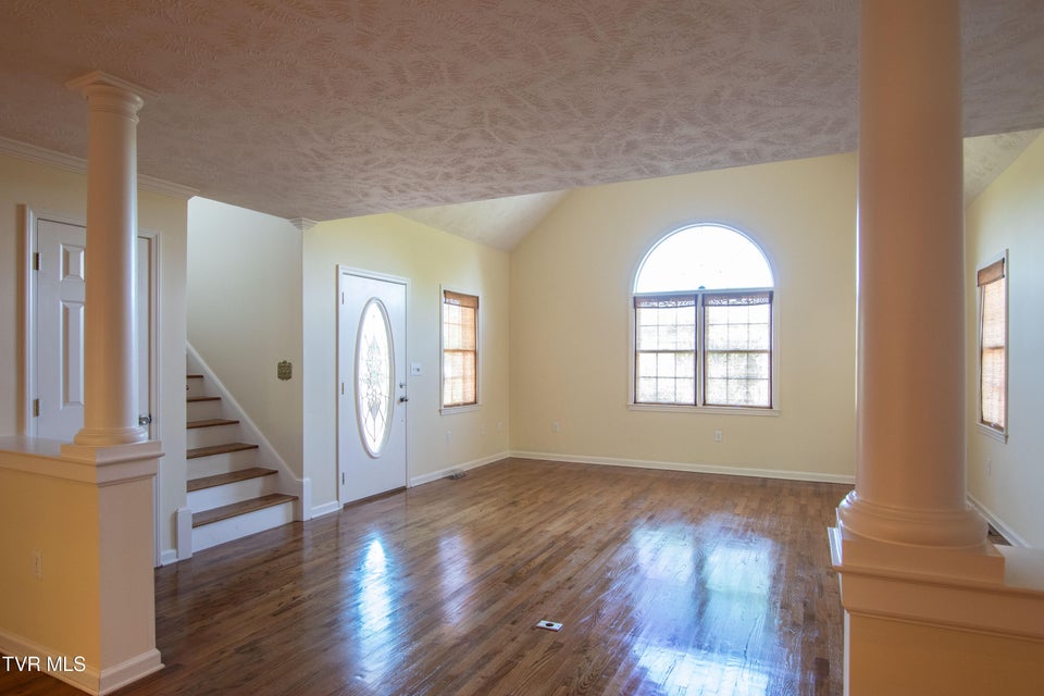Photo #6: 16297 Greenevers Court