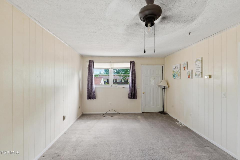 Photo #31: 433 Mimosa Street