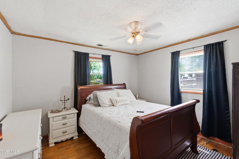 Photo #17: 433 Mimosa Street