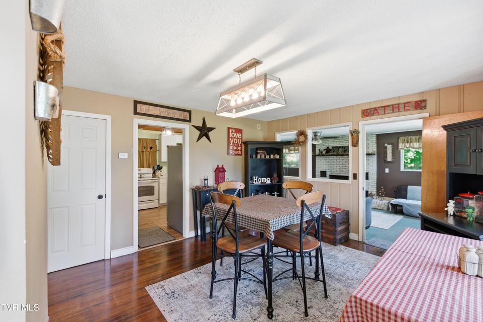 Photo #6: 433 Mimosa Street