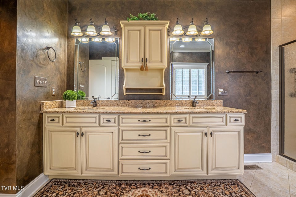 Photo #39: 20084 Hortenstine Place