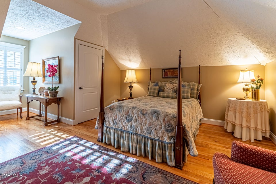 Photo #44: 20084 Hortenstine Place