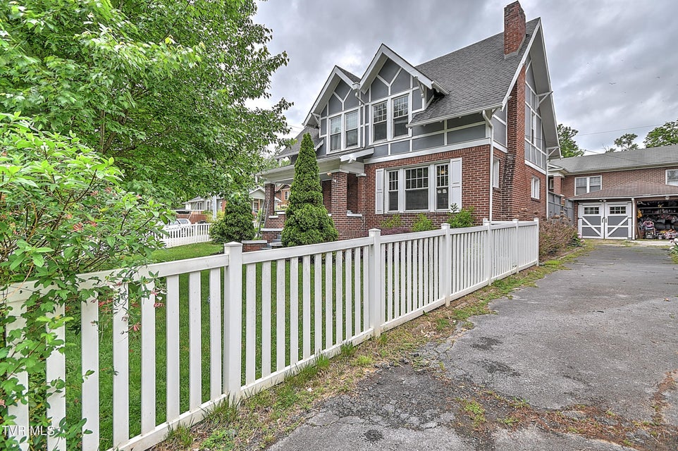 Photo #2: 1125 Euclid Avenue