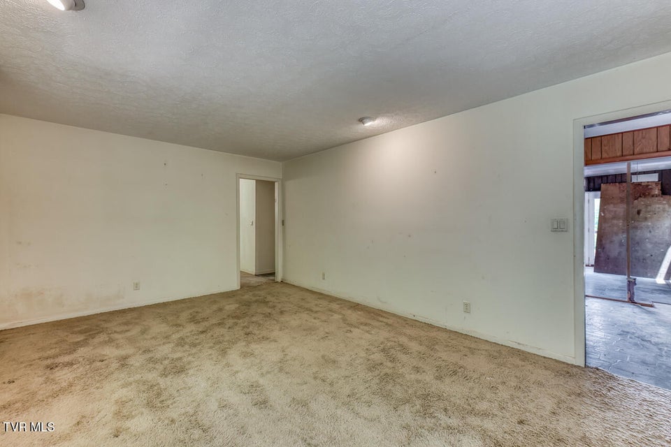Photo #10: 5 Bingham Court
