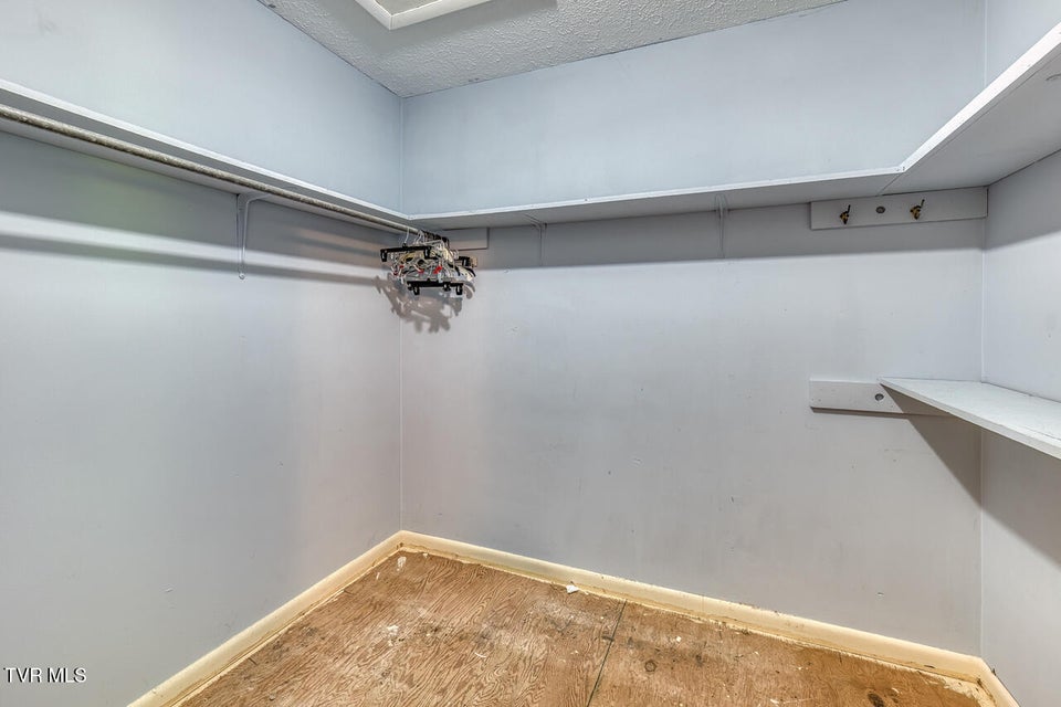 Photo #27: 5 Bingham Court