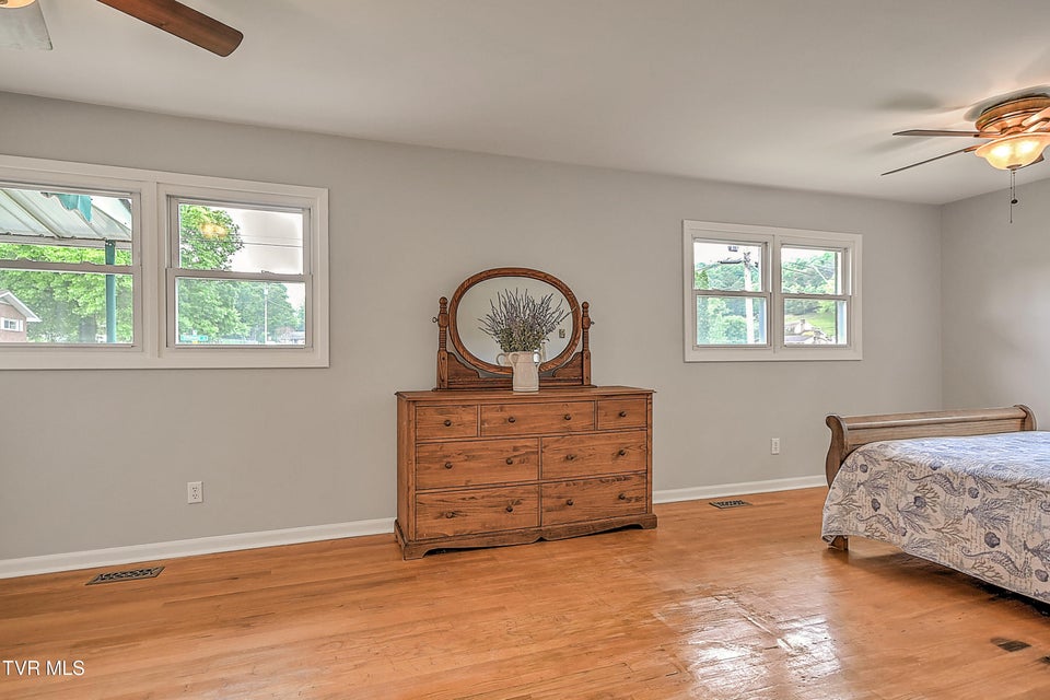 Photo #23: 2704 Schumway Drive