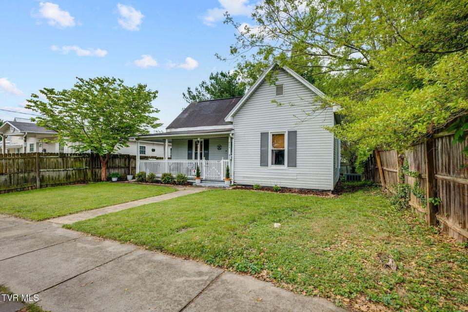 Photo #3: 809 Boone Street