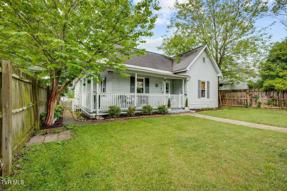 Photo #4: 809 Boone Street