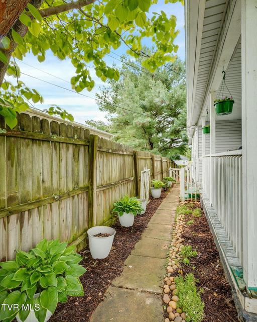 Photo #5: 809 Boone Street