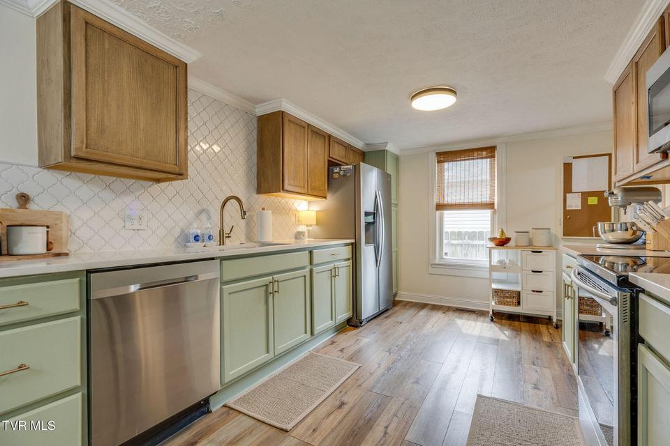 Photo #14: 809 Boone Street