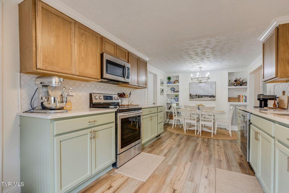 Photo #15: 809 Boone Street