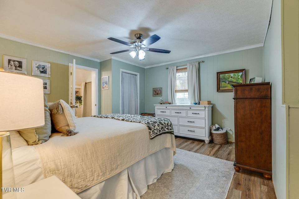 Photo #16: 809 Boone Street