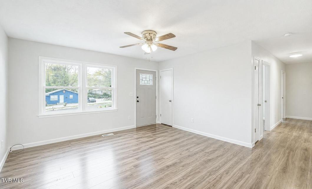 Photo #8: 728 Lynn Avenue