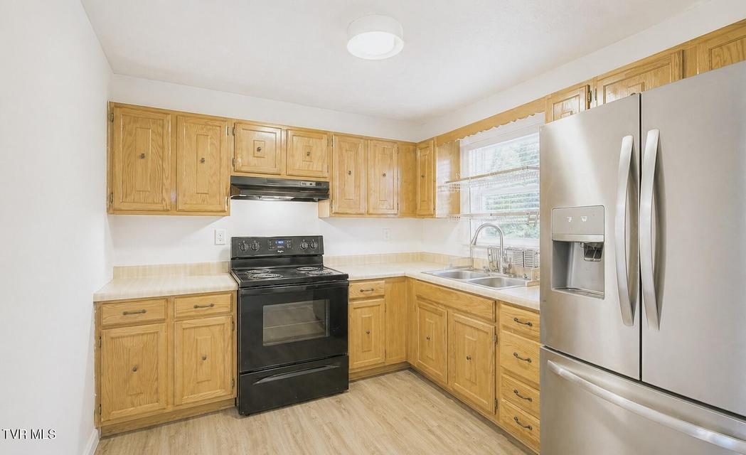 Photo #14: 728 Lynn Avenue