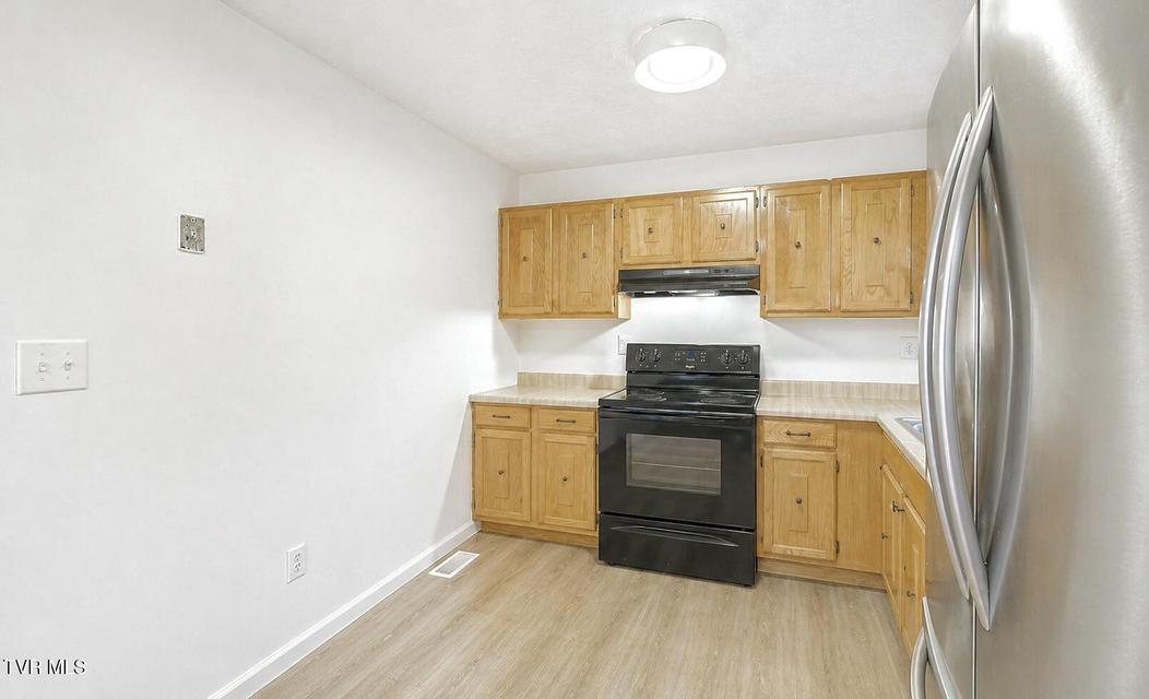 Photo #15: 728 Lynn Avenue
