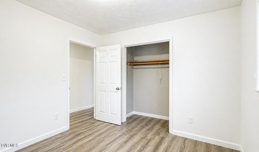 Photo #18: 728 Lynn Avenue