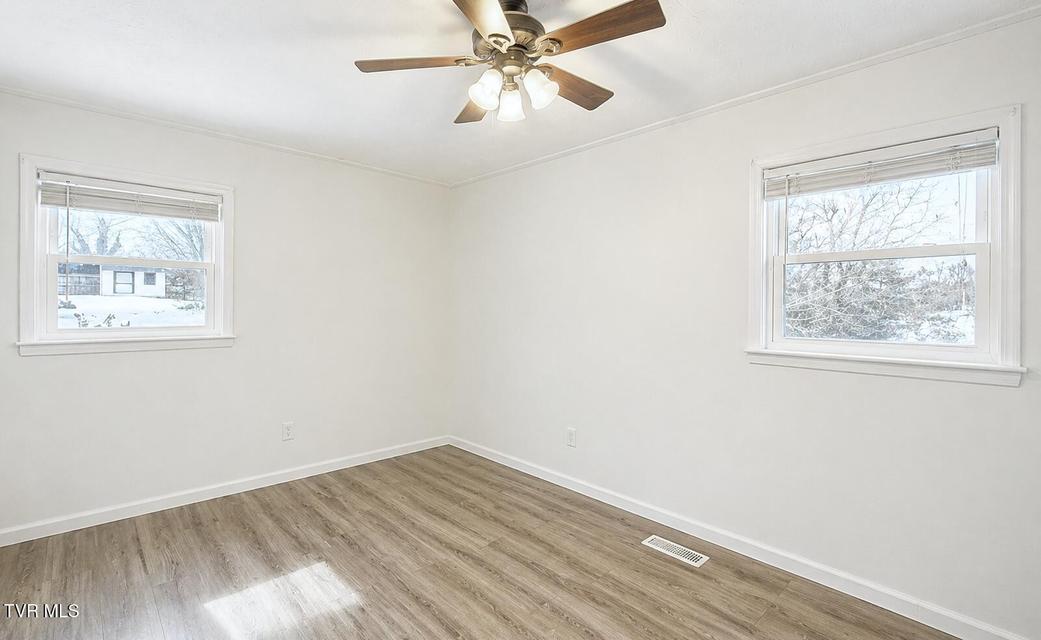 Photo #20: 728 Lynn Avenue