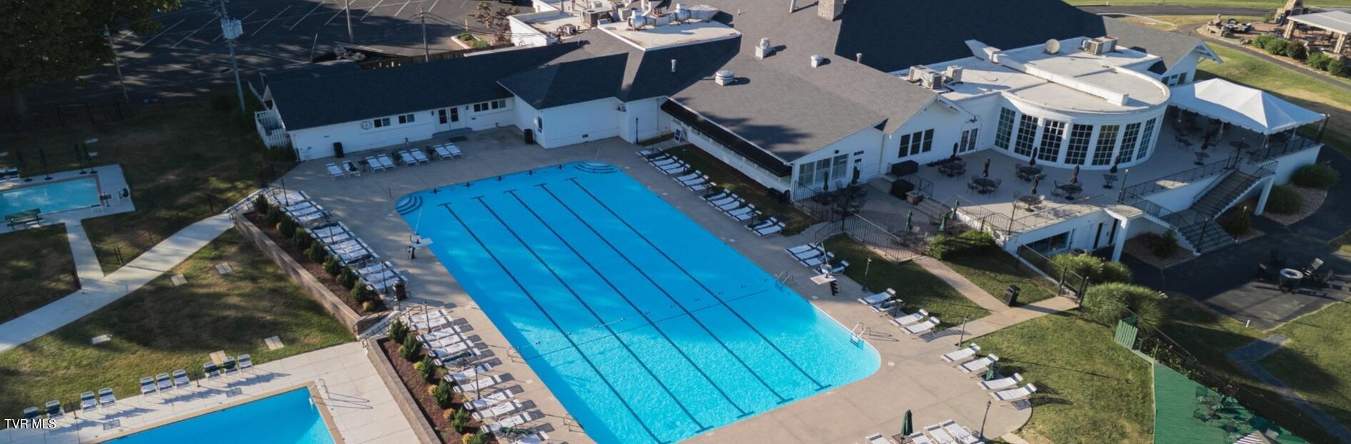 Photo #7: 814 Country Club Court