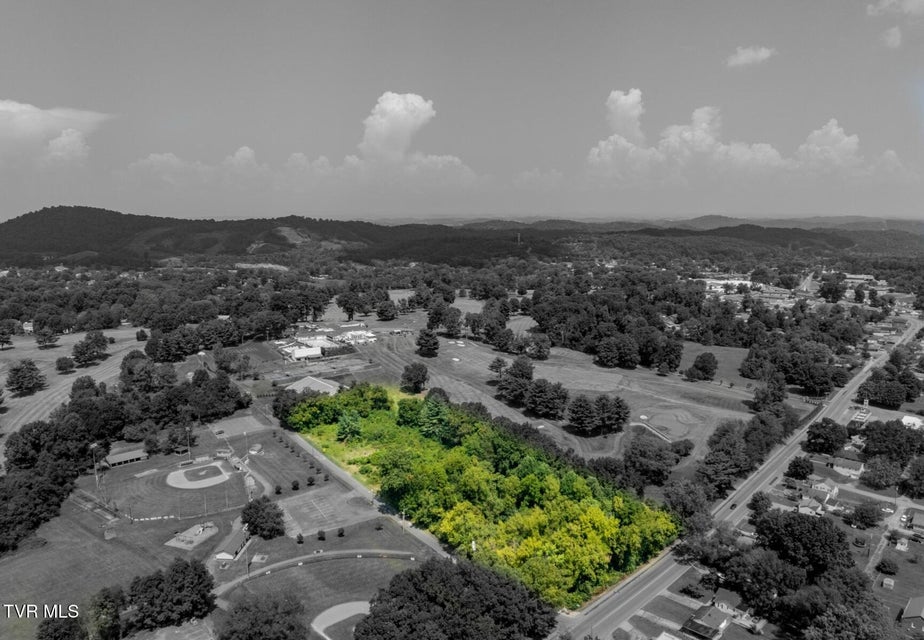 Photo #5: 814 Country Club Court