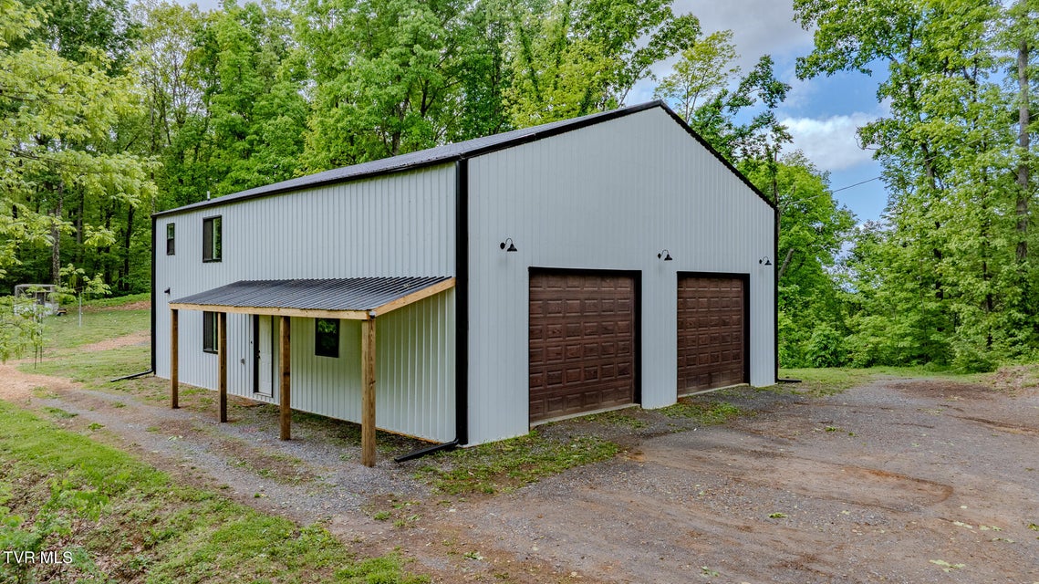 Photo #36: 140 Bl Moore Lane