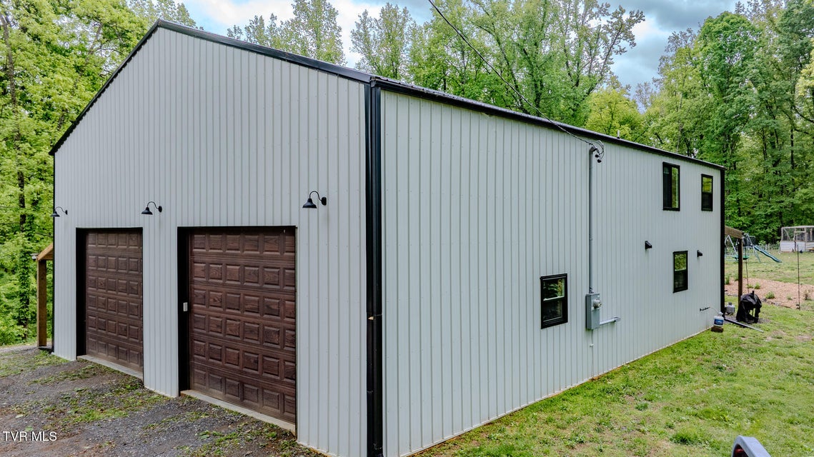 Photo #37: 140 Bl Moore Lane