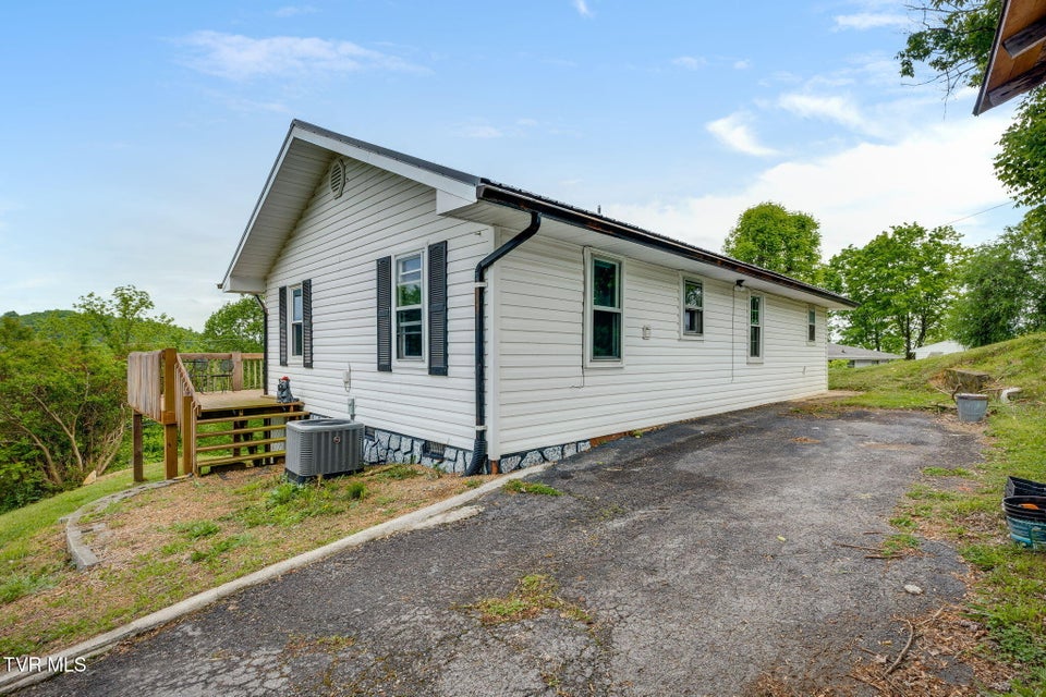 Photo #22: 930 Tip Top Avenue