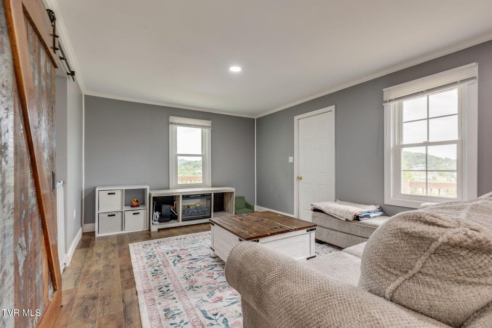 Photo #6: 930 Tip Top Avenue