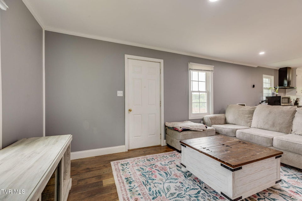 Photo #5: 930 Tip Top Avenue