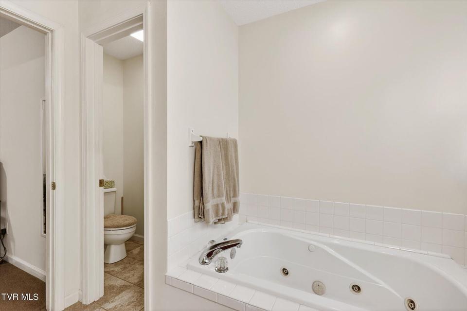 Photo #22: 624 Glen Oaks Place