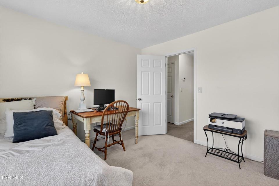 Photo #24: 624 Glen Oaks Place