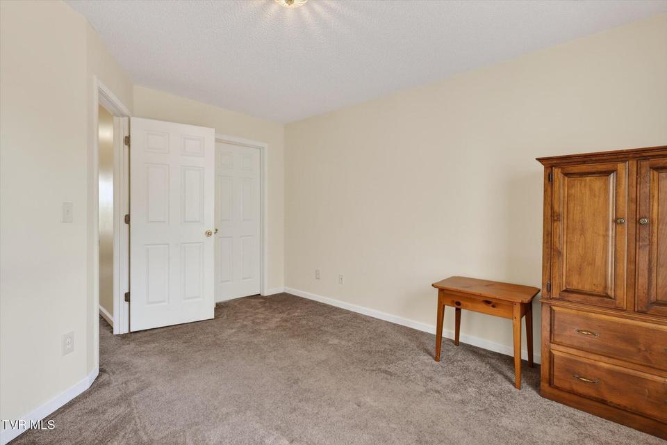 Photo #26: 624 Glen Oaks Place