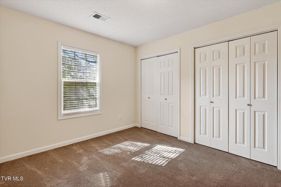 Photo #27: 624 Glen Oaks Place