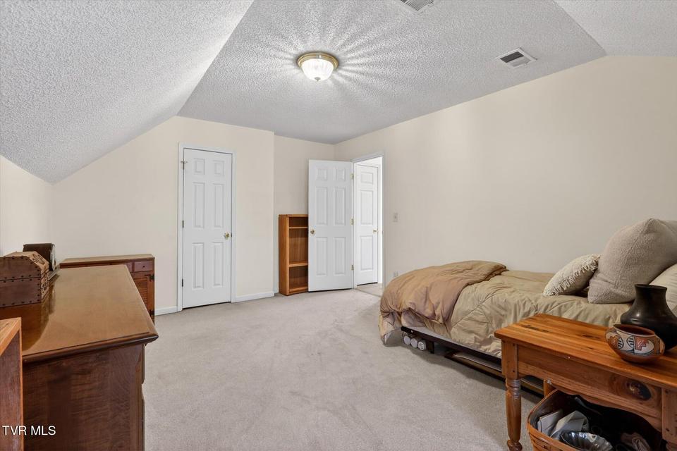 Photo #31: 624 Glen Oaks Place