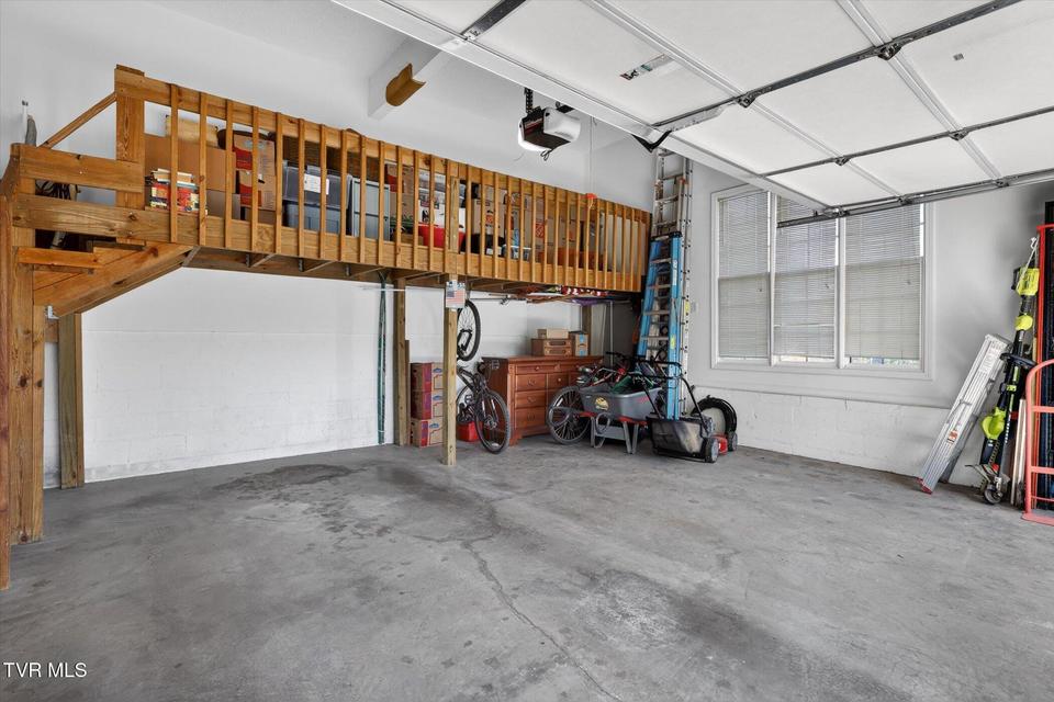 Photo #34: 624 Glen Oaks Place