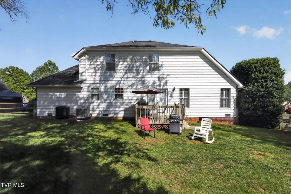 Photo #37: 624 Glen Oaks Place
