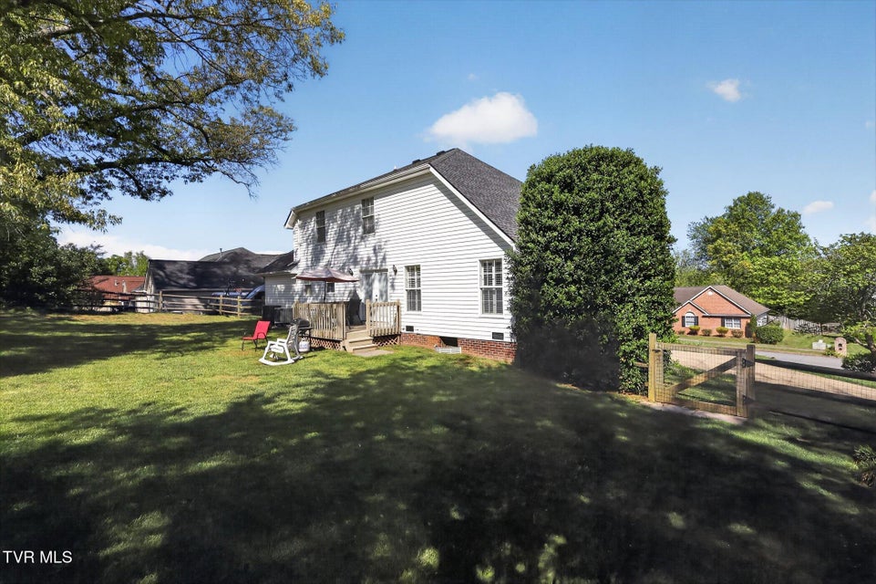 Photo #38: 624 Glen Oaks Place