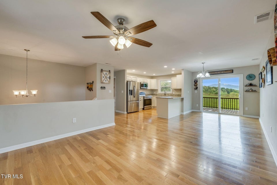 Photo #11: 534 Highland Acres 