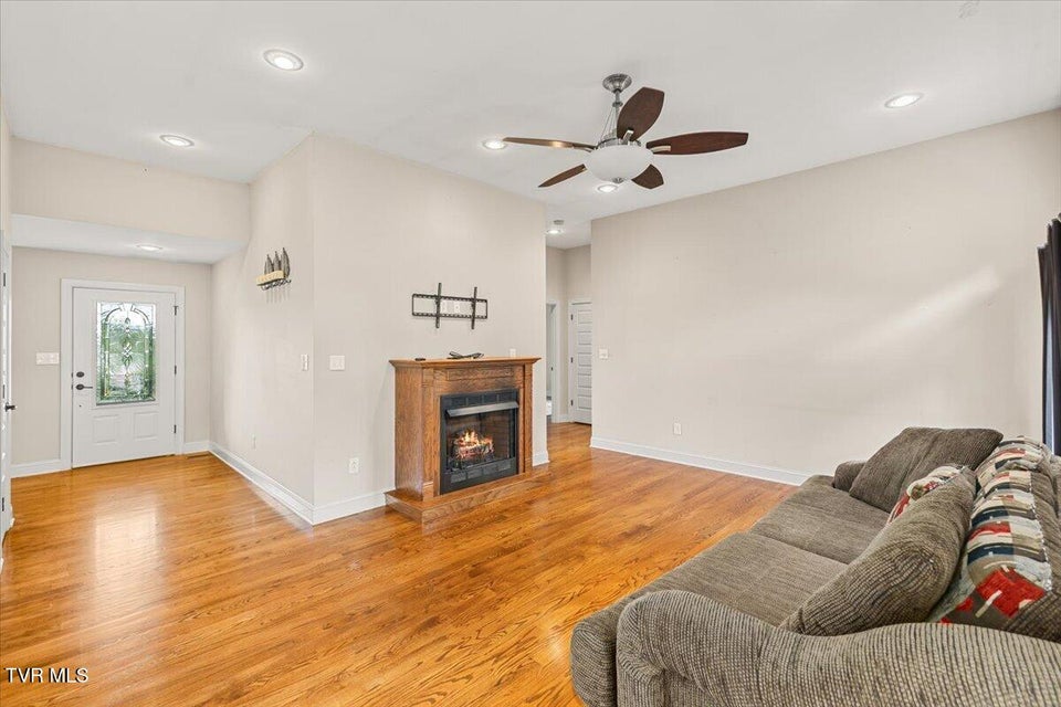 Photo #4: 32582 Spring Crest Drive