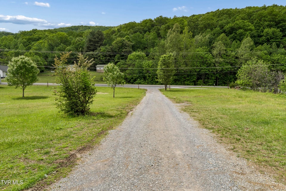 Photo #9: 4017 Highway 81 