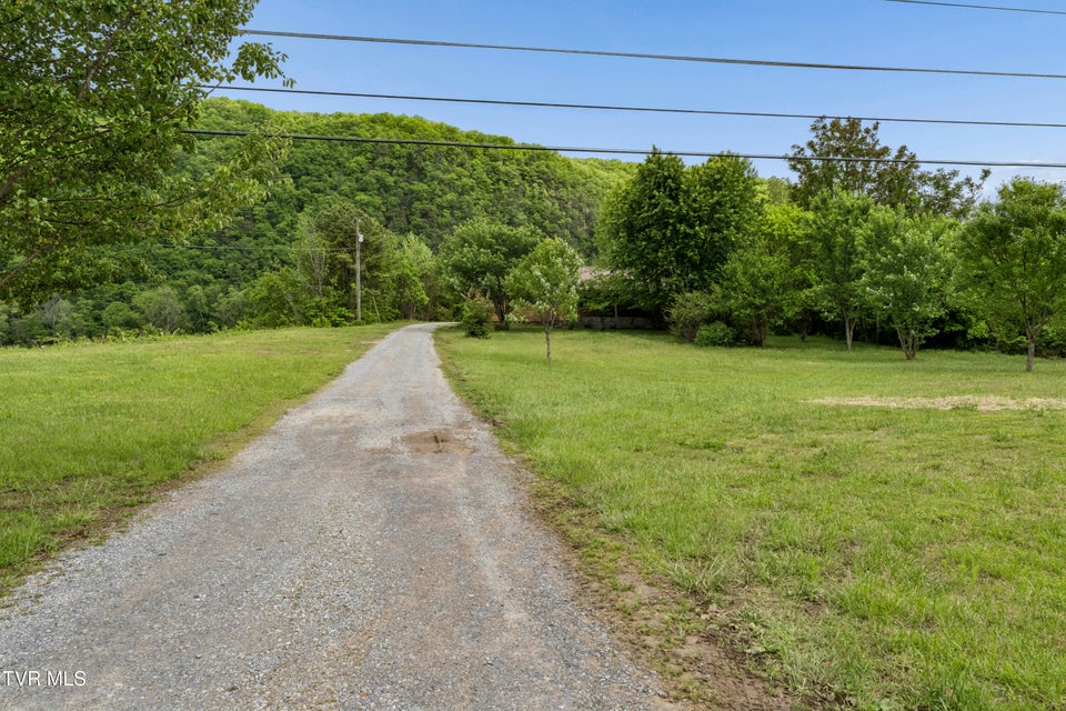 Photo #10: 4017 Highway 81 