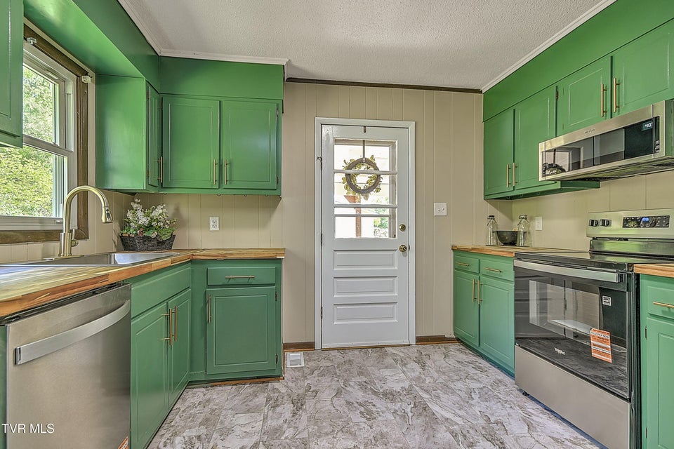 Photo #10: 19614 Greenbriar Drive
