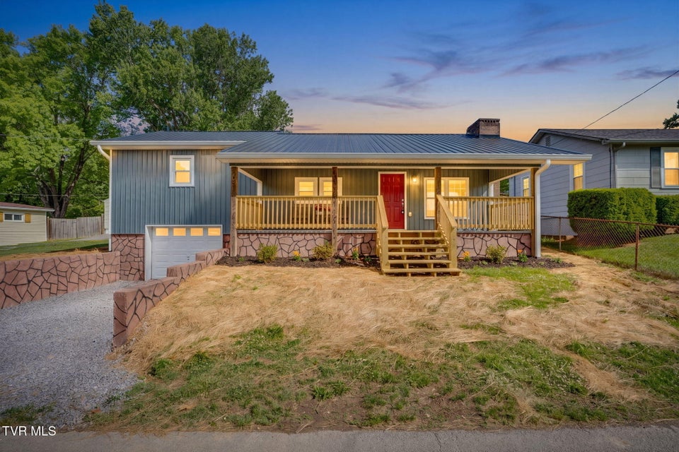 Photo #29: 306 Hemlock Street