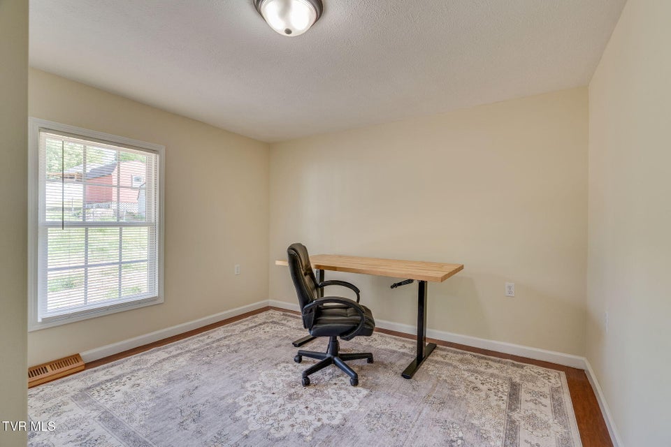Photo #18: 306 Hemlock Street