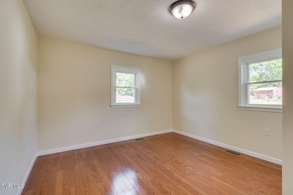 Photo #15: 306 Hemlock Street