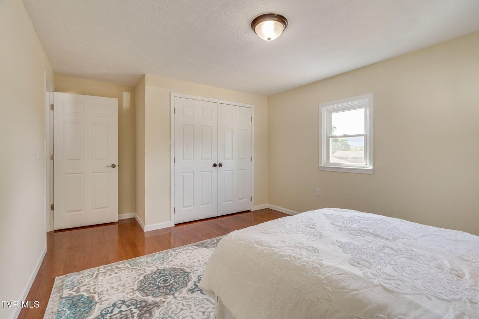 Photo #13: 306 Hemlock Street