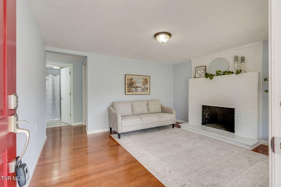 Photo #5: 306 Hemlock Street