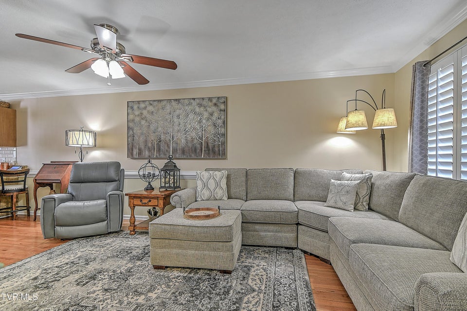 Photo #3: 574 Beaverview Drive