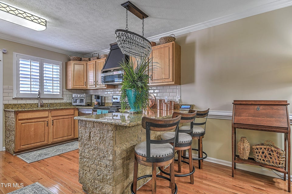 Photo #5: 574 Beaverview Drive