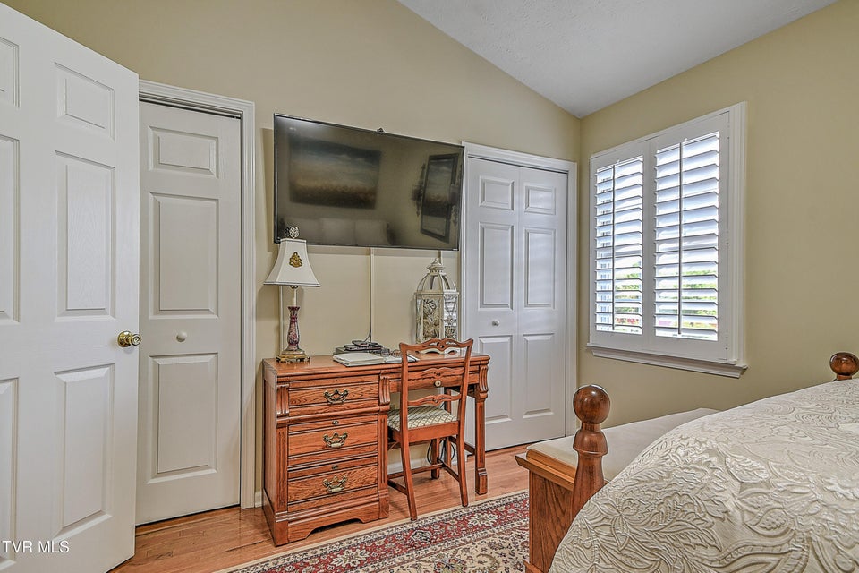 Photo #10: 574 Beaverview Drive